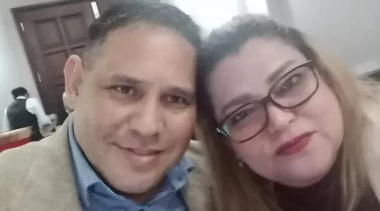 carlos panameno y su esposa rcv .jpg