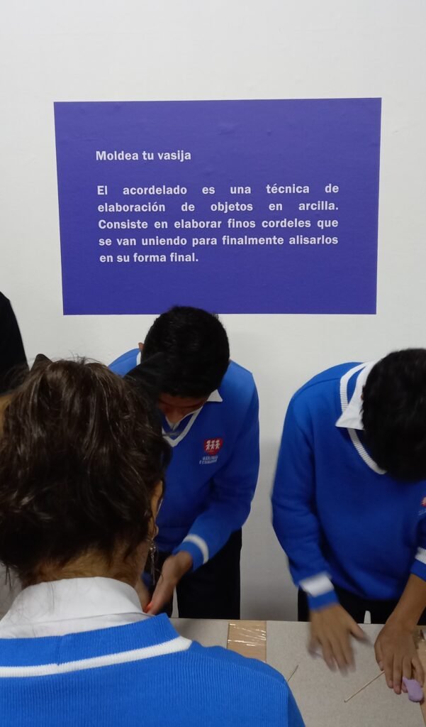 moldeando con arcilla