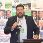 el secretario de salud dr. carlos mellado participando del conversatorio en ny