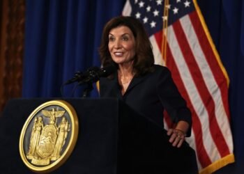 eeuu. la gobernadora de nueva york firma una ley para regular los algoritmos en rrss: "los niños están en peligro"