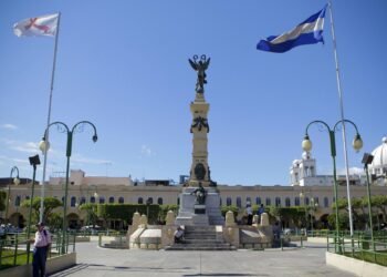 el salvador amplía los permisos para turistas desde los tres hasta los seis meses