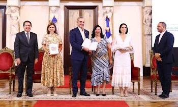 dia de la biblia luis abinader encabeza acto conmemorativo focus 0 0 896 504