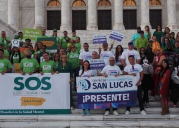 000 p6110084 se maniifiestan en el capitolio para concientizar sobre octubre mes de salud mental