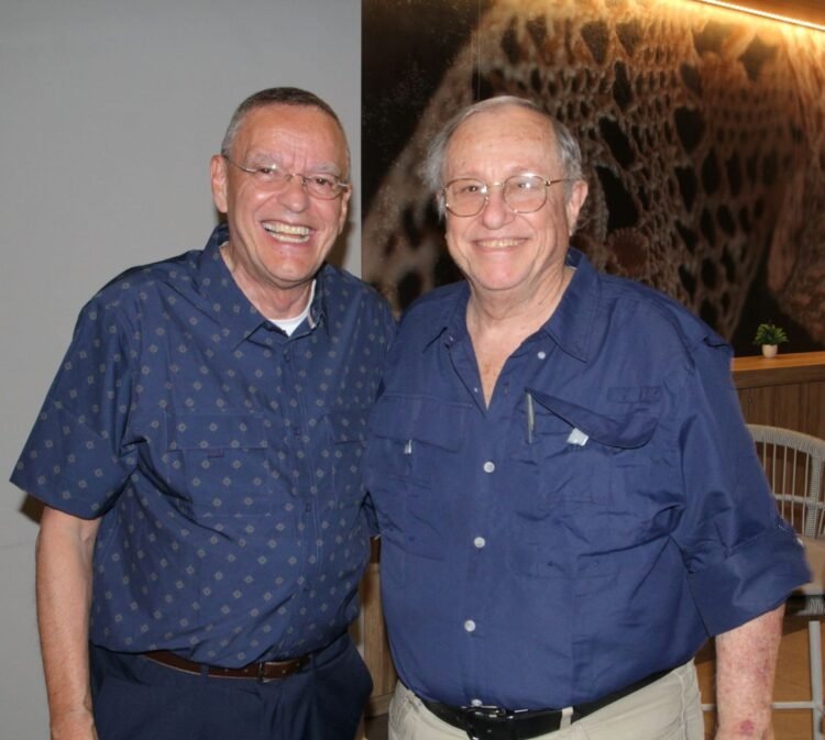 mayor general dr. lester martinez lópez y el psiquiatra dr. héctor o. rivera qepd