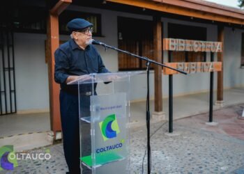 el autor en su alocución