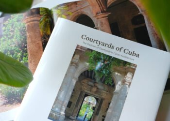 Julio César Pérez-Hernández presenta libro sobre los patios, “el elemento más importante de la arquitectura cubana”