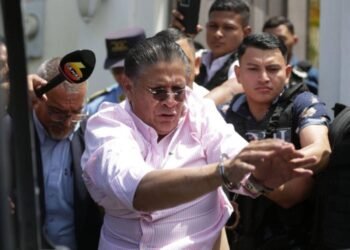 Esdras Amado López: Defensa en Libertad por Delitos de Maltrato Familiar