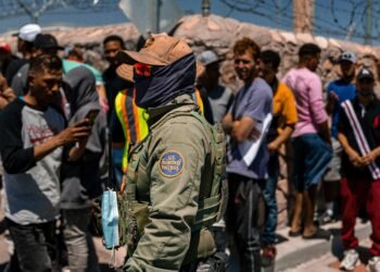 Trump Ordena Intensificar Operativos Contra Migrantes en Ciudades Gobernadas por Demócratas