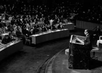 A usted amigo extranjero dedico estas líneas