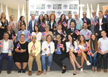 Ex alumnos de CROEM reconocen y otorgan el grado de “CROEMITA Ad honorem” a legisladora del Estado de la Florida