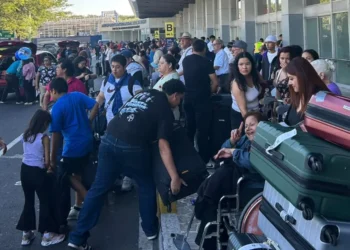 Aeropuerto Internacional de El Salvador atiende a 17.500 pasajeros al día durante las festividades de fin de año