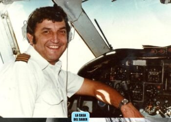 Hazaña aérea sobre las nubes