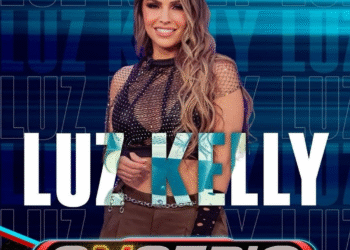 Luz Kelly: Triunfa como Host de Tv y la premian en New York