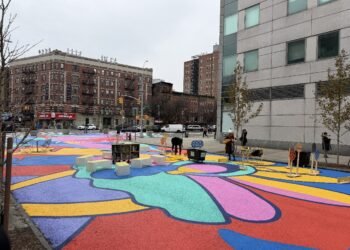 El NYC DOT celebra cuatro años de nuevos espacios peatonales y arte público, inaugura la plaza Audubon en Washington Heigs