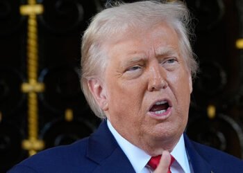 Primer ataque de EE.UU. a zona terrestre en Venezuela: Trump anuncia destrucción de lugar de atraque para «narcolanchas»