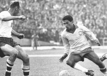 Garrincha… el hombre que desafió y derrotó a la adversidad física y social
