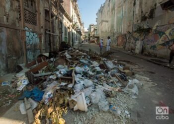 Grave crisis sanitaria en Cuba… camiones recolectores de basura no pueden funcionar por falta de combustible