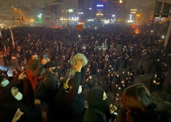 Irán sumido en gran crisis