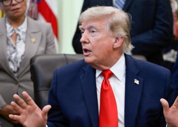 Imagen de portada: El presidente Donald Trump habla en el Despacho Oval de la Casa Blanca en Washington, D.C., EE. UU., el 11 de junio de 2026. © Reuters - Daniel Heuer