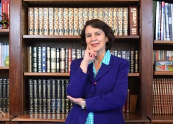 Rosalía Arteaga, de presidenta de Ecuador a líder de la educación iberoamericana a través de RAW
