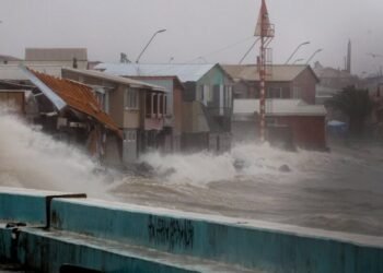 Chile bajo alerta por río atmosférico y tormentas
