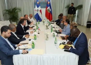 Ito Bisonó abre la puerta a normalizar consulados dominicanos en Haití